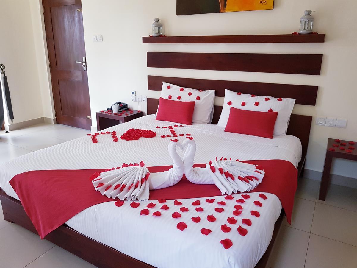 Sea Breeze Deluxe Inn Νεγκόμπο Εξωτερικό φωτογραφία