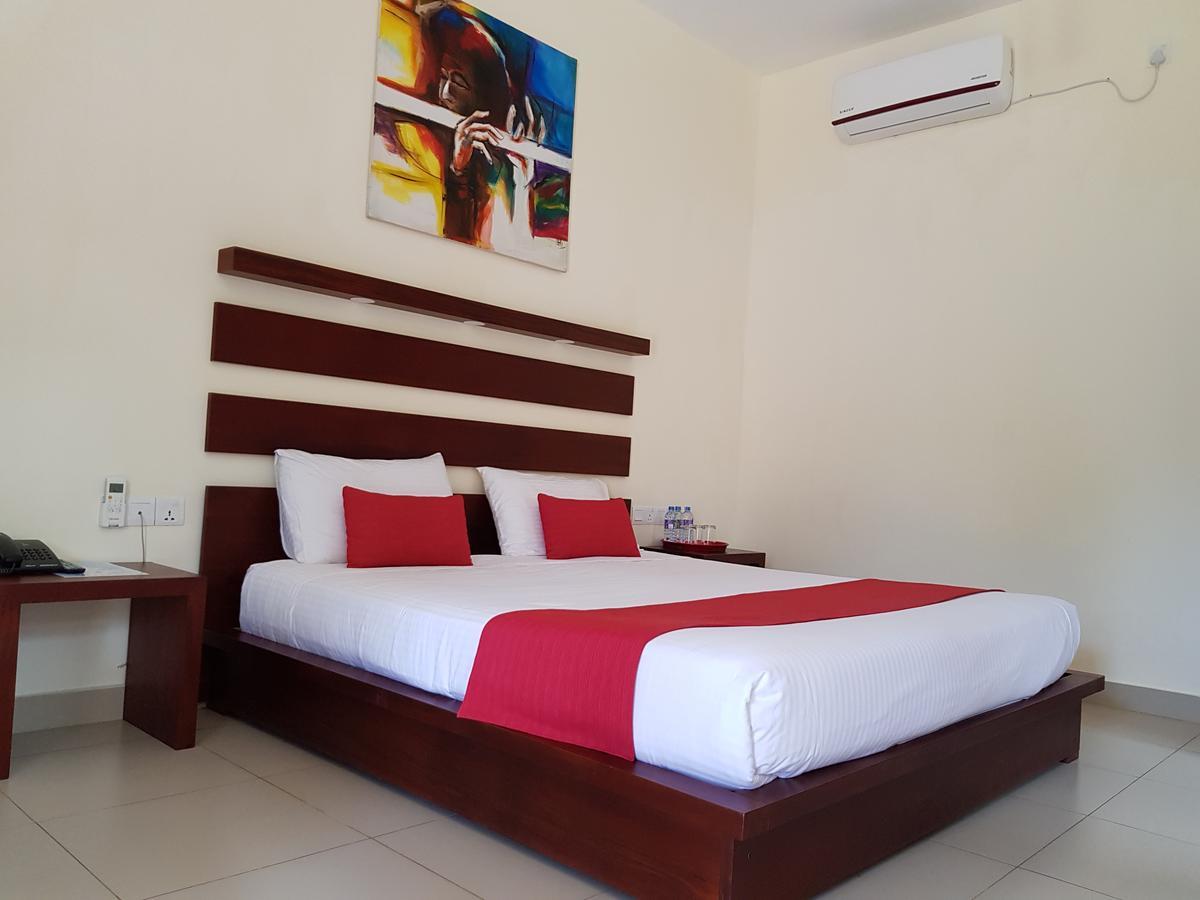 Sea Breeze Deluxe Inn Νεγκόμπο Εξωτερικό φωτογραφία